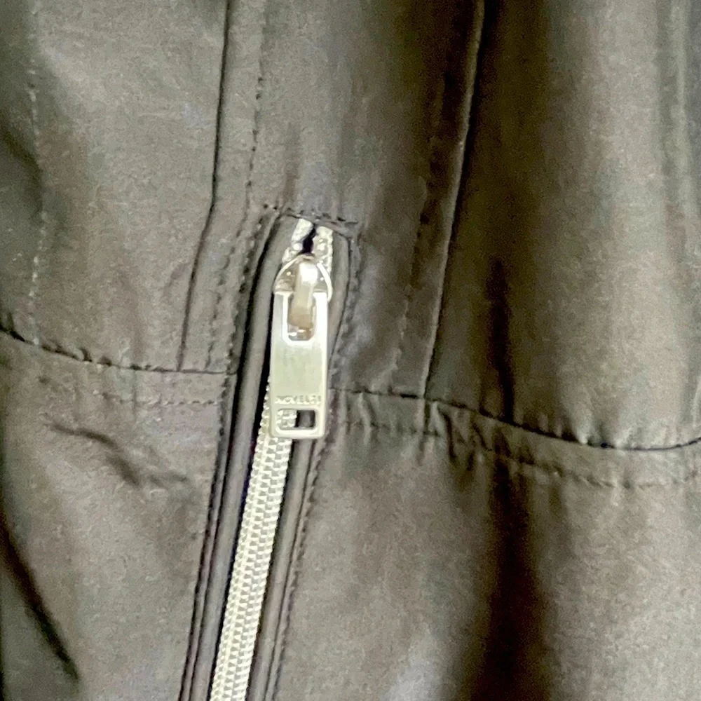 Novelti Black Raincoat with silver hardware and adjustable waist size S - Picture 3 of 4